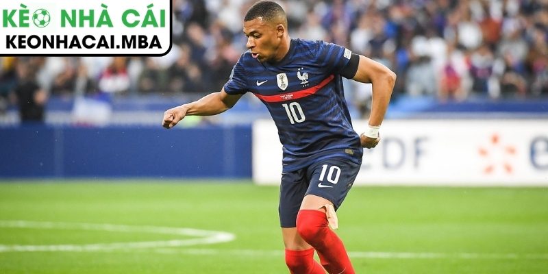 Mbappe và Yamal liên tiếp phá kỷ lục: Champions League hé lộ nghịch lý của hai ngôi sao số 10 3 Mbappe khẳng định đẳng cấp siêu sao