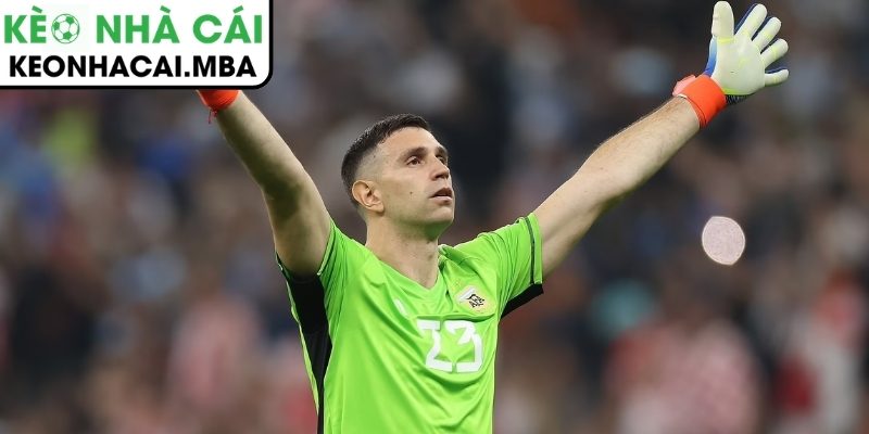 Emiliano Martinez khiến cả châu Âu ngả mũ 3 Dibu và bản lĩnh ở trận đấu lớn