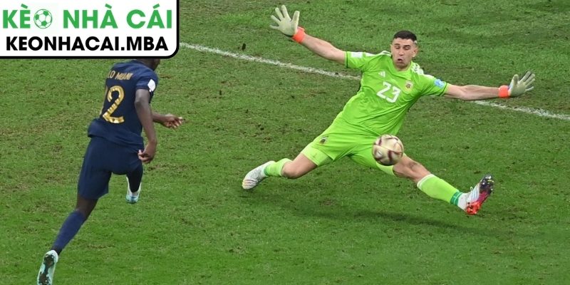 Emiliano Martinez khiến cả châu Âu ngả mũ 2 Martinez sinh ra để thắng chung kết