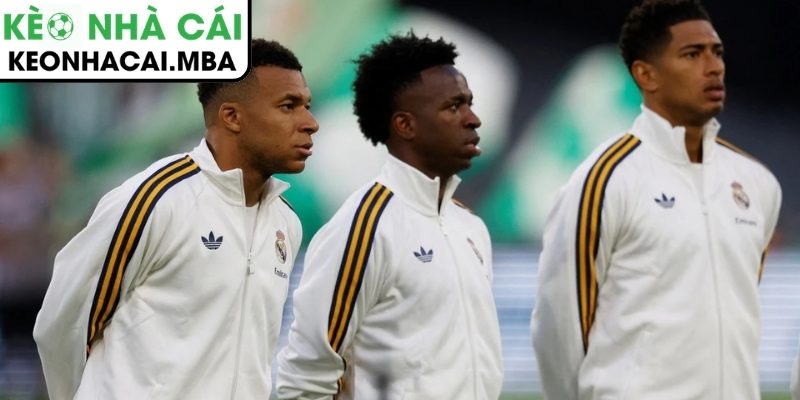 Real Madrid chìm trong khủng hoảng hậu mùa giải trắng tay