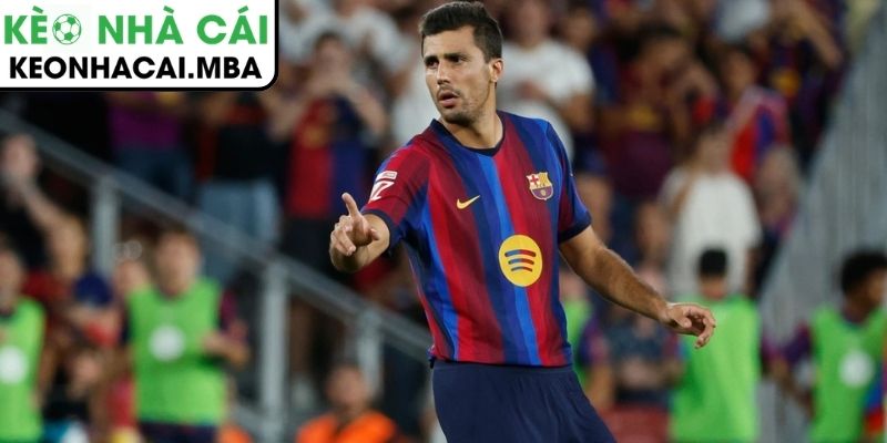 Màn chào sân rực cháy của tân binh đắt giá tại Mestalla